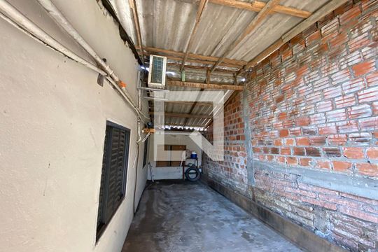 Garagem de casa à venda com 2 quartos, 120m² em Canudos, Novo Hamburgo