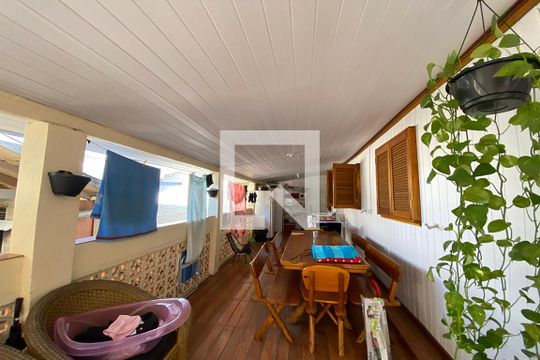Área Externa de casa à venda com 2 quartos, 120m² em Canudos, Novo Hamburgo