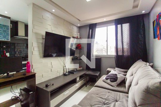 Sala de apartamento para alugar com 2 quartos, 40m² em Itaquera, São Paulo
