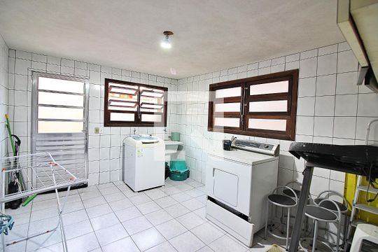 Lavanderia de casa para alugar com 3 quartos, 277m² em Parque Terra Nova Ii, São Bernardo do Campo