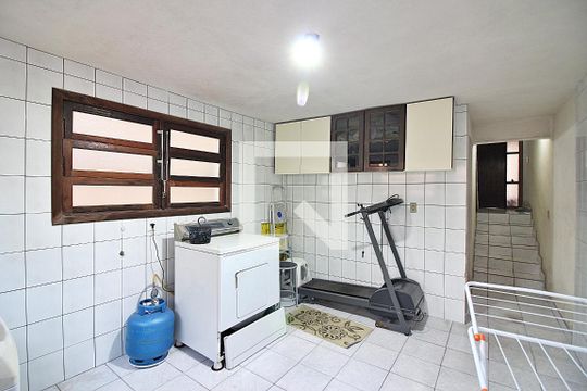 Lavanderia de casa para alugar com 3 quartos, 277m² em Parque Terra Nova Ii, São Bernardo do Campo