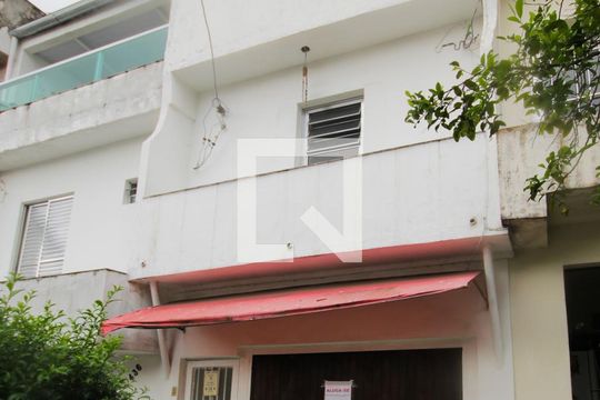 Fachada de casa à venda com 2 quartos, 132m² em Vila Moinho Velho, São Paulo