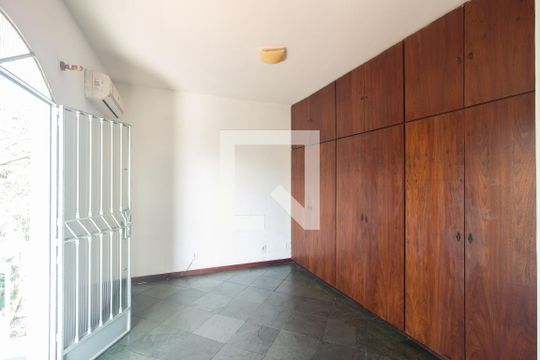 Suíte 1 de casa à venda com 3 quartos, 360m² em Campo Grande, Rio de Janeiro