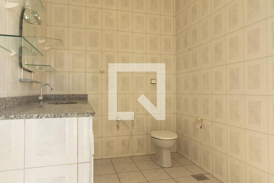 Banheiro da Suíte 1 de casa para alugar com 3 quartos, 360m² em Campo Grande, Rio de Janeiro
