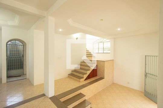 Sala de casa à venda com 3 quartos, 360m² em Campo Grande, Rio de Janeiro