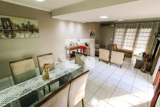 Sala de casa à venda com 3 quartos, 125m² em Jardim Umarizal, São Paulo