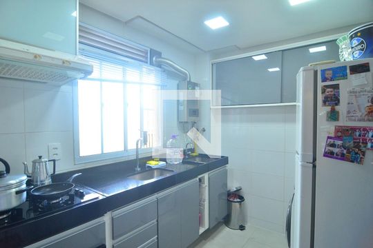 Cozinha de apartamento à venda com 2 quartos, 89m² em Estância Velha, Canoas