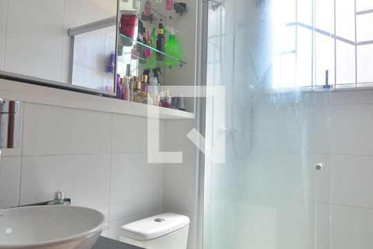 Banheiro de apartamento à venda com 2 quartos, 89m² em Estância Velha, Canoas