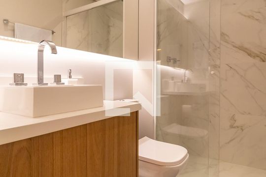 Banheiro de kitnet/studio para alugar com 1 quarto, 35m² em Jardim Paulista, São Paulo