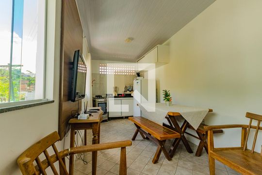 Sala de apartamento para alugar com 1 quarto, 45m² em Brotas, Salvador