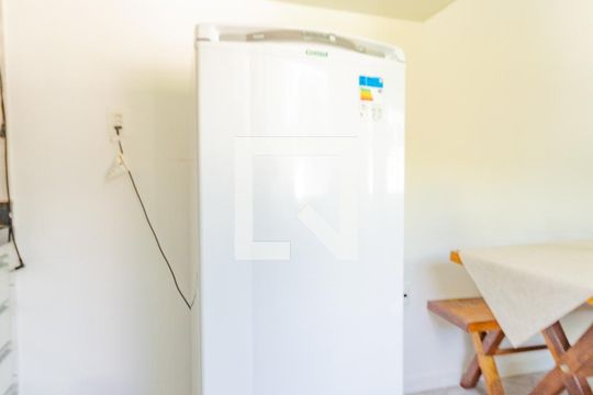 Cozinha de apartamento para alugar com 1 quarto, 45m² em Brotas, Salvador