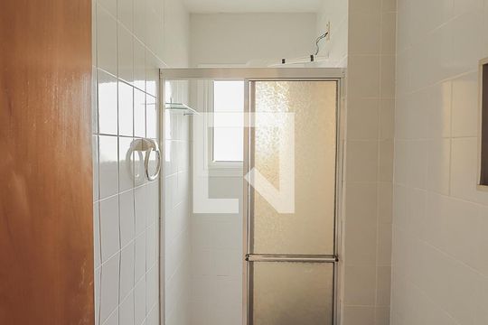 Banheiro de apartamento à venda com 2 quartos, 60m² em São João Batista, São Leopoldo