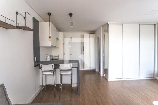 Sala de estar de kitnet/studio à venda com 1 quarto, 37m² em Jardim do Mar, São Bernardo do Campo