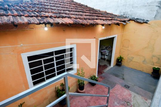 Quintal de casa à venda com 3 quartos, 181m² em Vila Maricy, Guarulhos