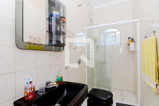 Banheiro Social 1 de casa à venda com 3 quartos, 181m² em Vila Maricy, Guarulhos