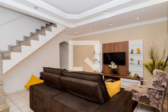 Casa à venda com 3 quartos, 181m² em Vila Maricy, Guarulhos