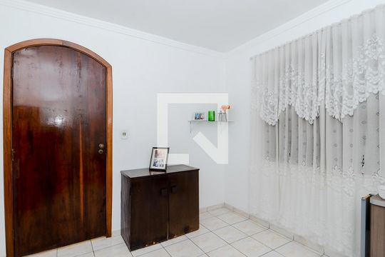 Quarto 3 de casa à venda com 3 quartos, 181m² em Vila Maricy, Guarulhos