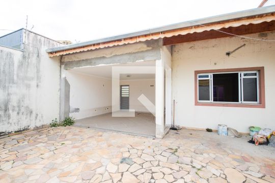 Garagem de casa para alugar com 3 quartos, 180m² em Jardim Maria Augusta, Taubaté
