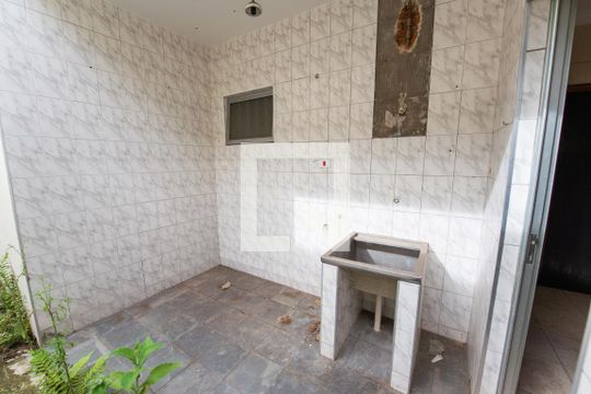 Área de Serviço de casa para alugar com 3 quartos, 180m² em Jardim Maria Augusta, Taubaté