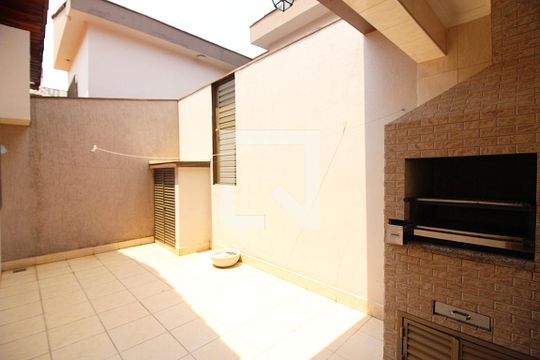 Quintal e Churrasqueira de casa à venda com 4 quartos, 320m² em Baeta Neves, São Bernardo do Campo
