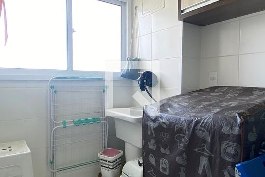 Área de Serviço de apartamento para alugar com 2 quartos, 54m² em Parque Viana, Barueri