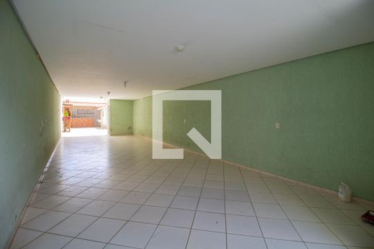 Garagem de casa à venda com 3 quartos, 212m² em Vila Regina, São Paulo