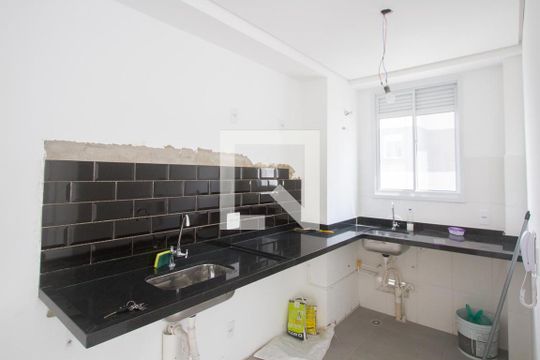 Cozinha de apartamento para alugar com 2 quartos, 34m² em Santo Amaro, São Paulo