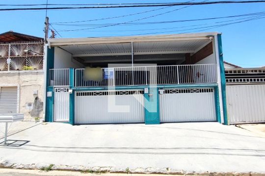 Fachada  de casa à venda com 3 quartos, 250m² em Jardim Roseira, Campinas