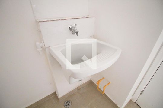 area de serviço de apartamento para alugar com 2 quartos, 36m² em Parada Inglesa, São Paulo