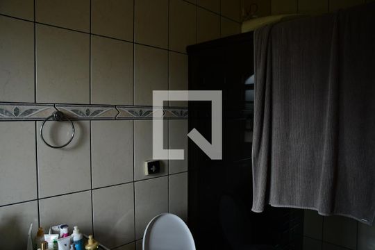 Banheiro da Suíte de casa para alugar com 3 quartos, 250m² em Jardim Rebelato, Cotia