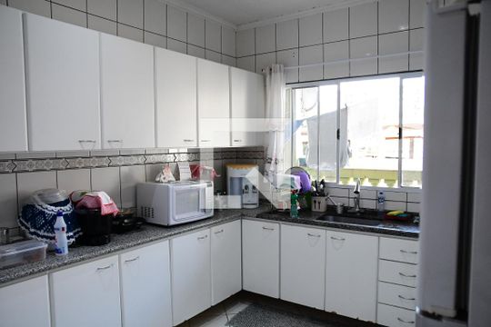 Cozinha de casa para alugar com 3 quartos, 250m² em Jardim Rebelato, Cotia