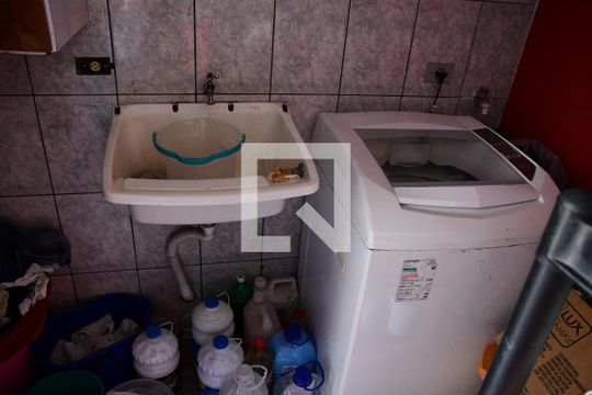 Área de Serviço de casa para alugar com 3 quartos, 250m² em Jardim Rebelato, Cotia