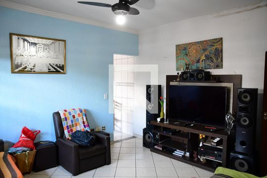 Sala de casa para alugar com 3 quartos, 250m² em Jardim Rebelato, Cotia