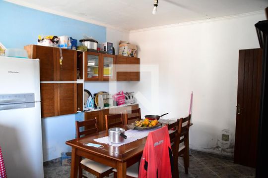 Copa de casa para alugar com 3 quartos, 250m² em Jardim Rebelato, Cotia