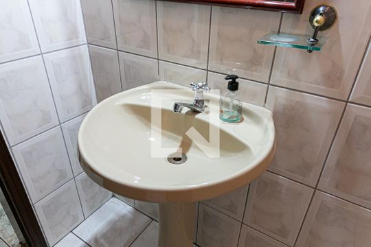 Sala - Lavabo de casa para alugar com 3 quartos, 120m² em Jardim Maringá, São Paulo