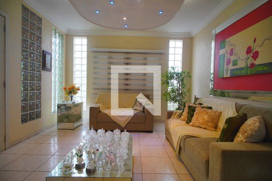 Sala de casa para alugar com 6 quartos, 280m² em Jardim América, São Leopoldo