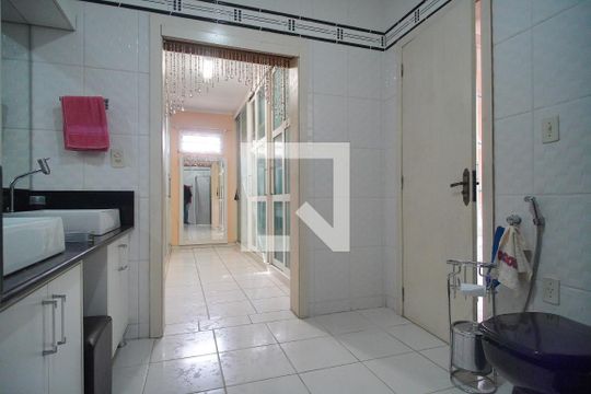Banheiro da Suíte 3 de casa para alugar com 6 quartos, 280m² em Jardim América, São Leopoldo