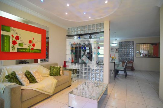 Sala de casa à venda com 6 quartos, 280m² em Jardim América, São Leopoldo