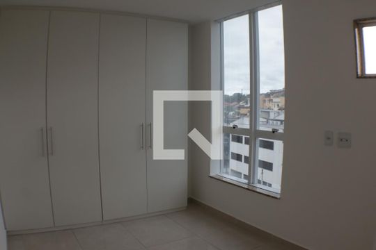 Quarto 1 de apartamento para alugar com 2 quartos, 58m² em Taquara, Rio de Janeiro
