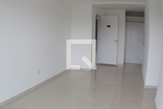 Sala de apartamento para alugar com 2 quartos, 58m² em Taquara, Rio de Janeiro