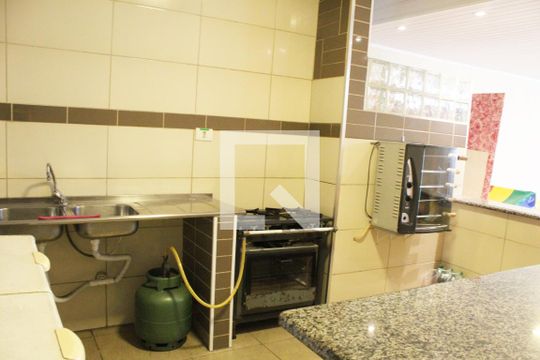 Salão de Festas de casa à venda com 2 quartos, 200m² em Parque Guarani, São Paulo