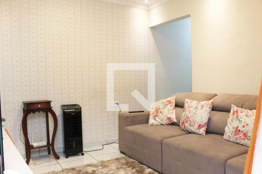 sala de casa à venda com 2 quartos, 200m² em Parque Guarani, São Paulo