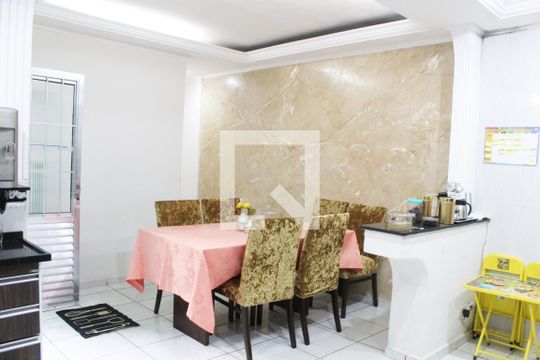 Cozinha de casa à venda com 2 quartos, 200m² em Parque Guarani, São Paulo