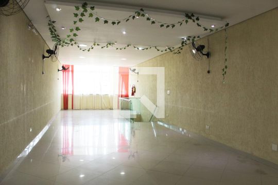 Salão de Festas 2 de casa à venda com 2 quartos, 200m² em Parque Guarani, São Paulo