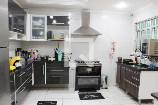 Cozinha de casa à venda com 2 quartos, 200m² em Parque Guarani, São Paulo