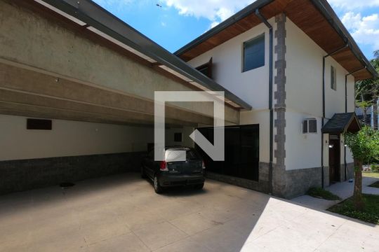 Garagem de casa de condomínio à venda com 4 quartos, 300m² em Vila Tramontano, São Paulo