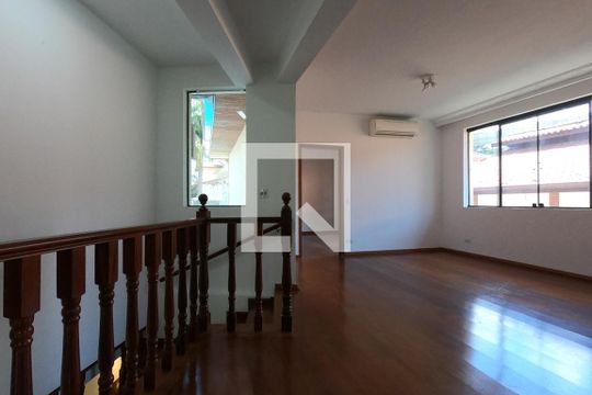 Mezanino de casa de condomínio à venda com 4 quartos, 300m² em Vila Tramontano, São Paulo
