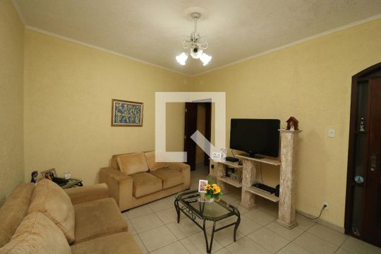 Casa à venda com 4 quartos, 210m² em Vila Santa Clara, São Paulo