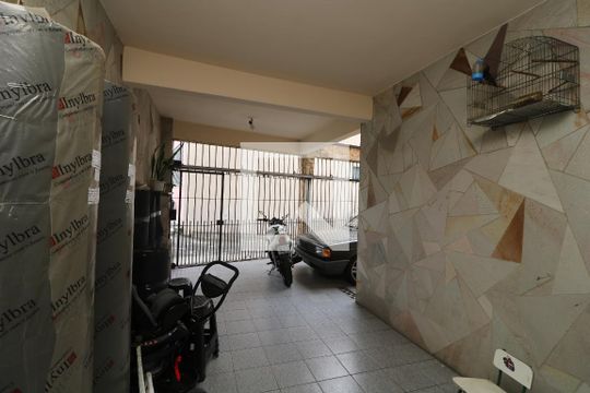 Garagem de casa à venda com 4 quartos, 210m² em Vila Santa Clara, São Paulo