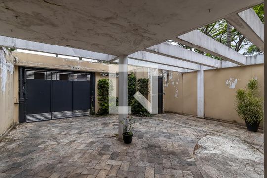 Garagem de casa à venda com 4 quartos, 230m² em Indianópolis, São Paulo